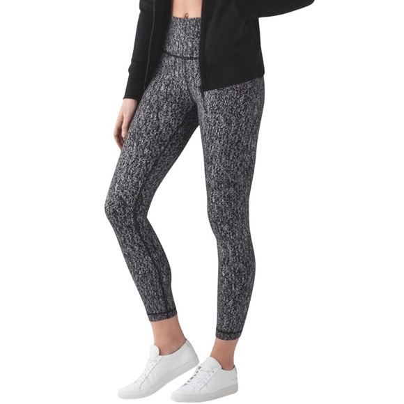 Lululemon High Times Pant Lion Suited Jacquard Black and White Size 2 - Picture 1 of 8